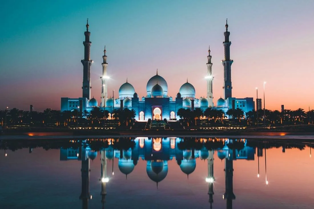 Abu Dhabi City Tour with English Guide